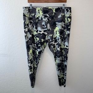 NEW Zella Floral Pattern 7/8 Leggings